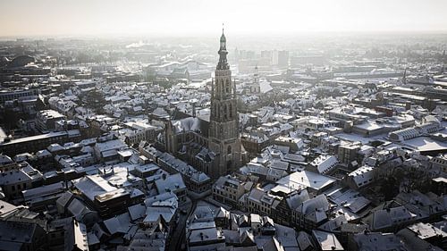 L'église de Breda couverte de neige