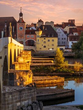 Zonsondergang aan de oever van de Donau in Regensburg van ManfredFotos