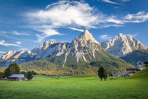 Sonnenspitze (2.412 m) von Ehrwald aus gesehen