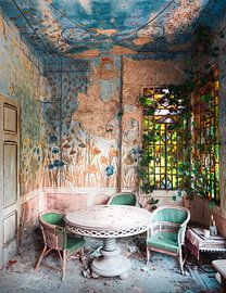 Verlassene, verfallene Veranda. von Roman Robroek – Fotos verlassener Gebäude