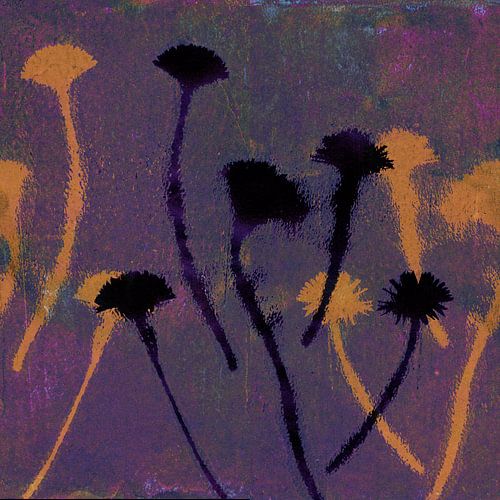 Bloemen in violet, oker en zwart.