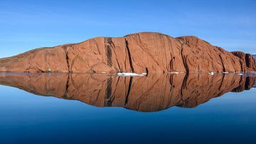 The perfect reflection by Ellen van Schravendijk