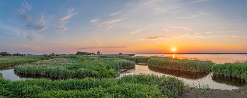 Zonsondergang aan het Zwartemeer by Wim Kanis