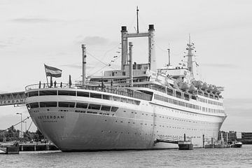 Het cruiseschip ss Rotterdam in Rotterdam Katendrecht