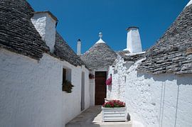 Witte trulli in Alberobello, Italië