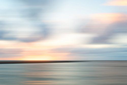 Zonsondergang met het havenhoofd van Scheveningen