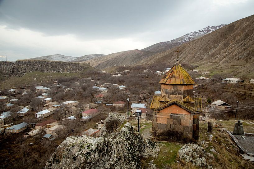 Kerk op Armeense Heuvel van Julian Buijzen