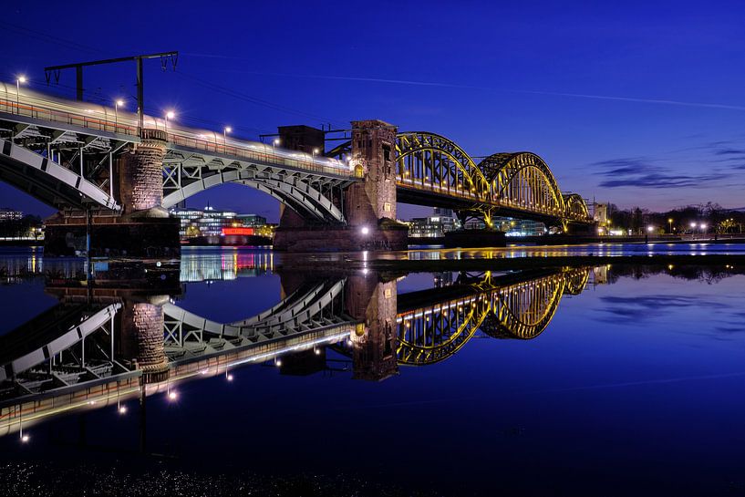 Südbrücke in Cologne on the Rhine at night by 77pixels