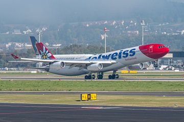 Take-off Edelweiss Airbus A340-300. van Jaap van den Berg