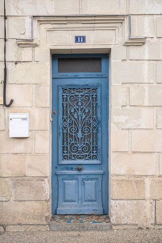 La porte bleue n° 11 à Alfama, Lisbonne, Portugal.