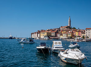 Hafen von Rovinj an der Adria in Kroatien