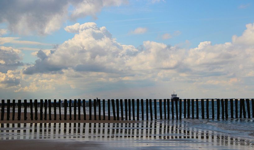 The boundary post by Patrick Riemens