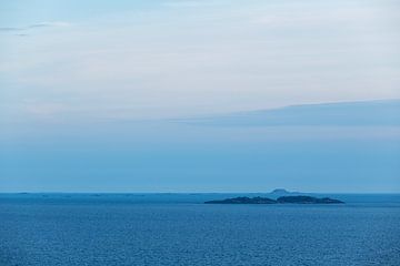 50 tinten blauw - Fjøløy Noorwegen
