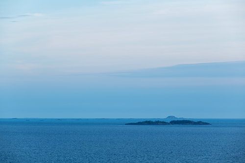 50 tinten blauw - Fjøløy Noorwegen