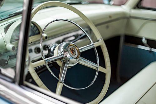 Ford Crestline Skyliner interieur