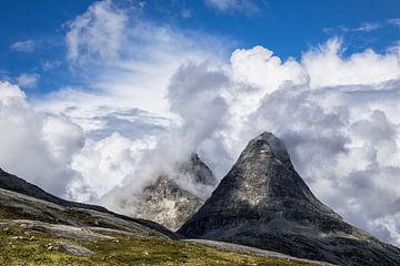 Mountains in Norway van Rico Ködder