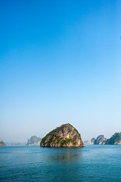 Ha Long Bay, Vietnam van Sebastiaan Hamming