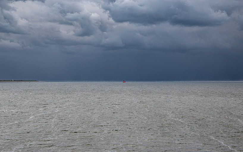 Einsam auf dem Marsdiep von FotovanHenk