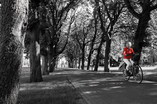Cycliste en rouge