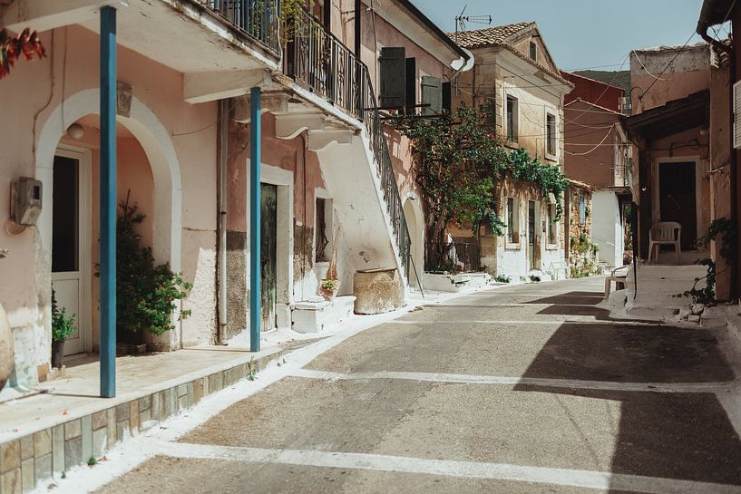 Les rues colorées de la Grèce | Photographie de voyage - tirage photo d'art | Grèce, Europe par Sanne Dost