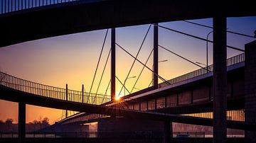 Theodor-Heuss-Bridge Düsseldorf by VIDEOMUNDUM