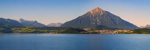 Panorama des Thunersees im Berner Oberland von Henk Meijer Photography