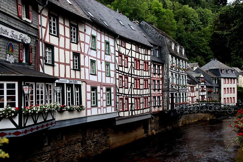 Straße in Monschau von Paul Emons