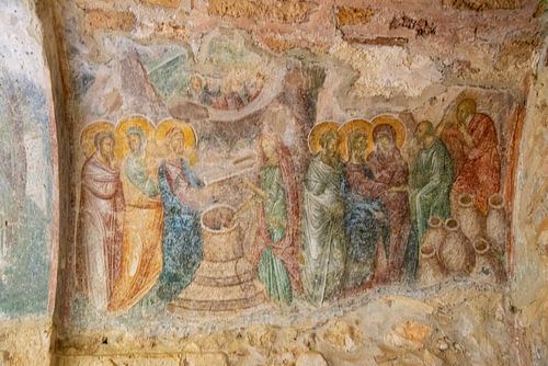 L'intérieur orné de fresques du monastère de Brontochion à Mystras, dans le Péloponnèse