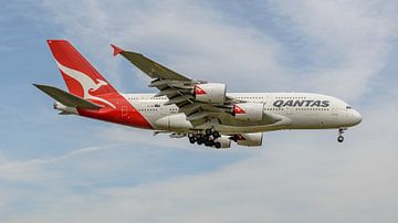 Landung eines Qantas Airbus A380 Passagierflugzeugs. von Jaap van den Berg