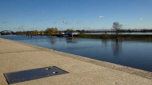 View over the promenade to the Elbe River
