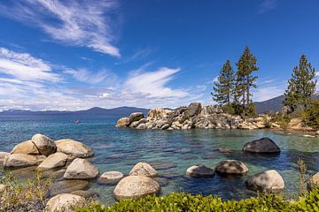 Zonnig zicht op Lake Tahoe van Adelheid Smitt