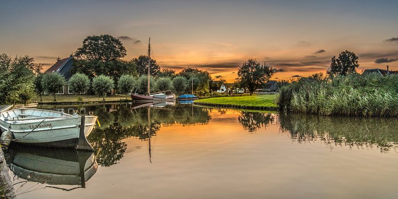 Sonnenuntergang am Molkwerum in der Provinz Friesland von Harrie Muis