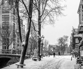 Leliegracht in Amsterdam im Schnee und ohne Autos
