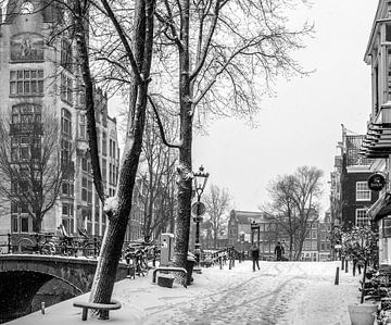 Leliegracht in Amsterdam in de sneeuw en zonder auto's van Suzan Baars