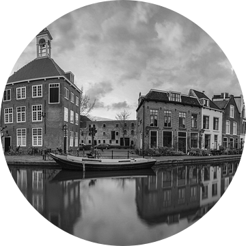 Schiedam panorama in zwartwit van Ilya Korzelius