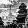 Tempel Doorkijk in Myanmar van Koen Boelrijk Photography