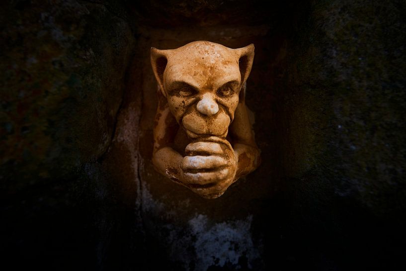 Sculpture mythologique et grotesque au château de Königsberg par Jenco van Zalk