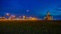 Twilight / blue hour with blood moon at Playa San Jose of Encarnacion in Paraguay. by Jan Schneckenhaus thumbnail