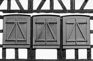 Fassade Fachwerkhaus mit Klappläden  Gerberviertel Altstadt Frankreich Strassburg