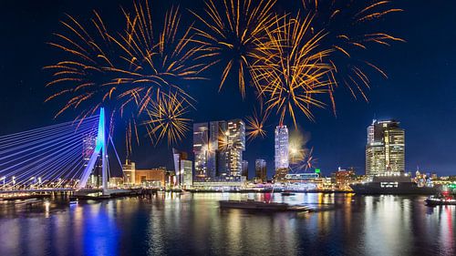 Fireworks in Rotterdam 2 by Prachtig Rotterdam