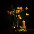 Stilleven gele tulpen en lensball van Coby Bergsma thumbnail