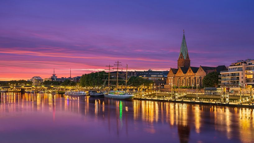 Coucher de soleil sur la rivière Weser à Brême, Allemagne par Michael Abid