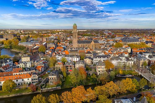 Zwolle luchtfoto tijdens een mooie herfstdag