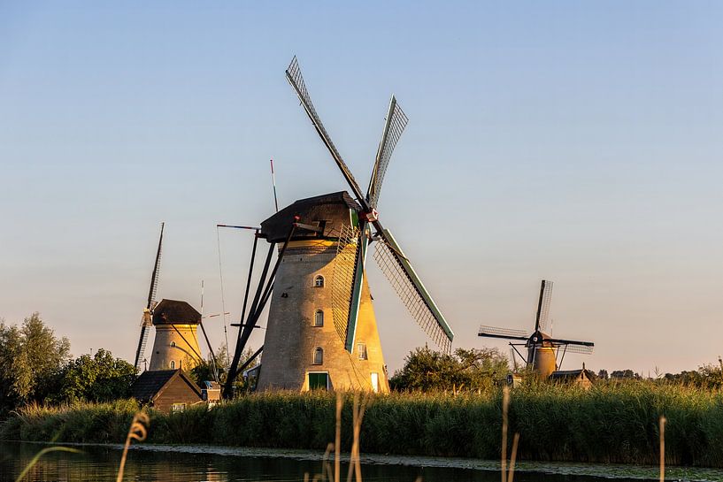 Trois moulins au bord de l'eau par whmpictures .com
