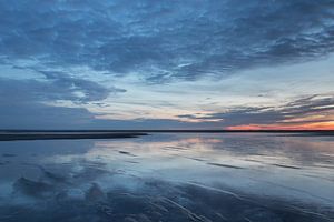 Coucher de soleil sur la plage de Maasvlakte