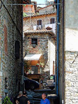 Characterful Alleyway in Passignano sul Trasimeno