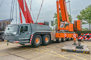 Grove GMK 6400 von UCM Holland.