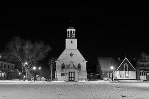 Avondfoto dorpsplein De Koog in de sneeuw, Texel