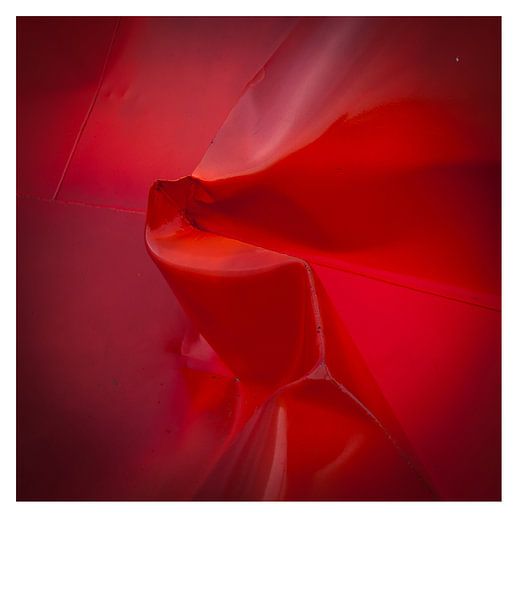"Imploded Red" by Arne Quinze van Daan Overkleeft