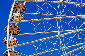 Reuzenrad in de blauwe franse lucht